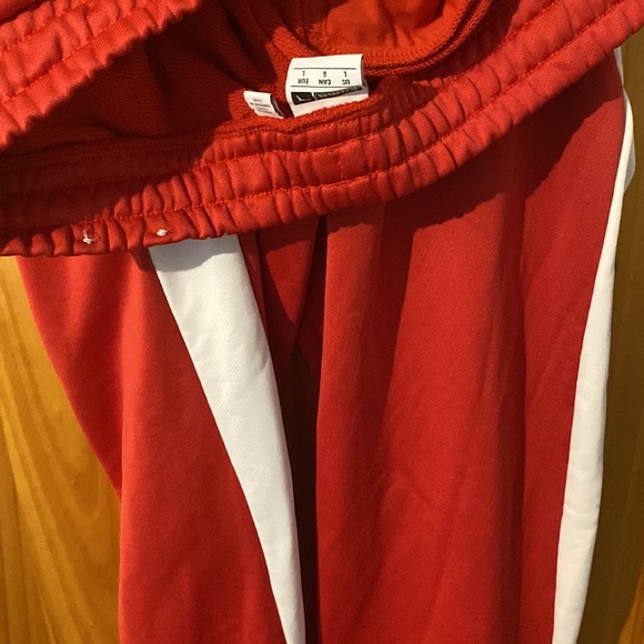 Red jogging Puma - Picture 2 of 2